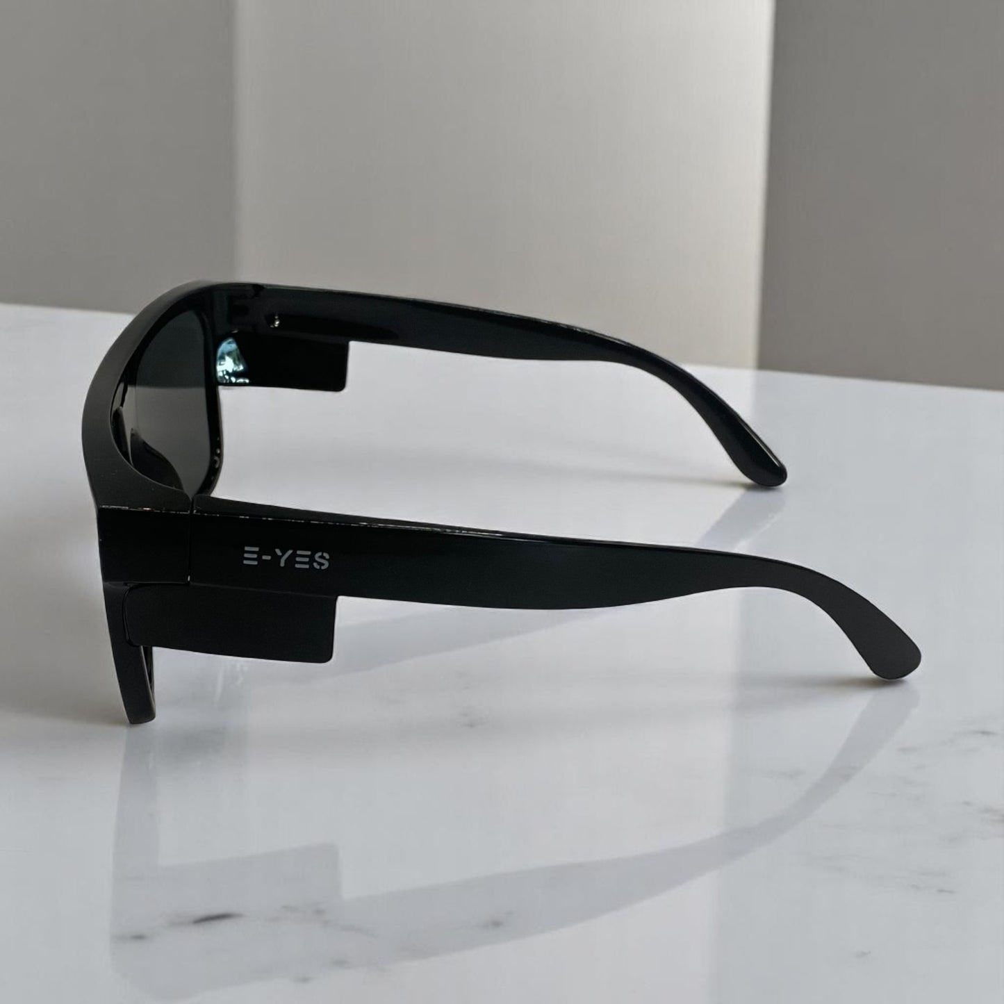 MIA Black/Flash Mirror